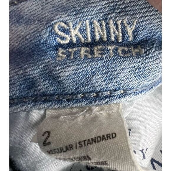 American Eagle Super Distressed Light Wash Skinny Jeans - Picture 8 of 8